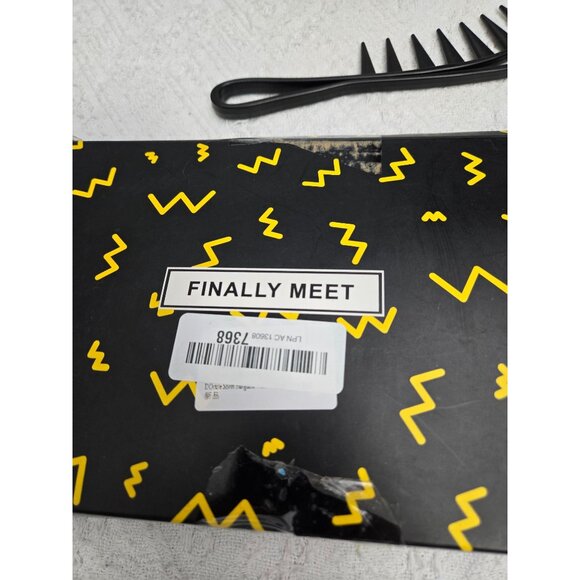 Short Layered Burgundy Wig With Accessories - Picture 4 of 6